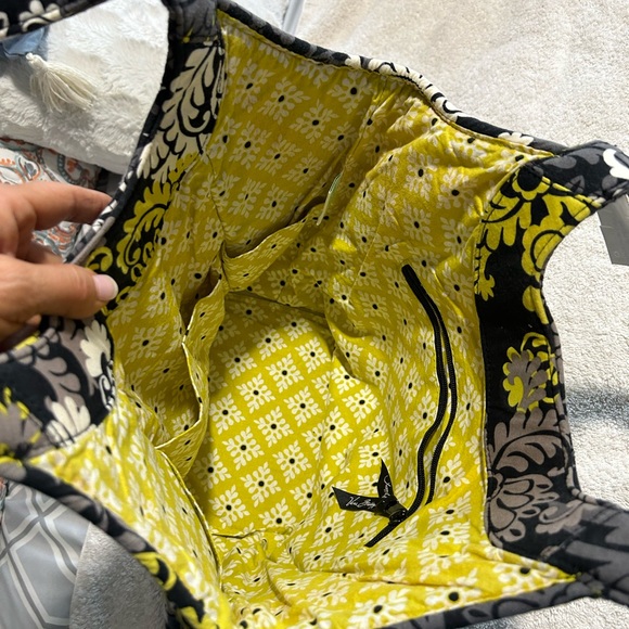 Vera Bradley Baroque Hobo Shoulder Bag Purse Yellow Black Gray. Like new - Picture 4 of 4